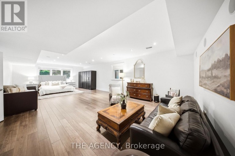 1098 LAKESHORE ROAD W, Oakville (SW Southwest), Ontario, L6L1E9