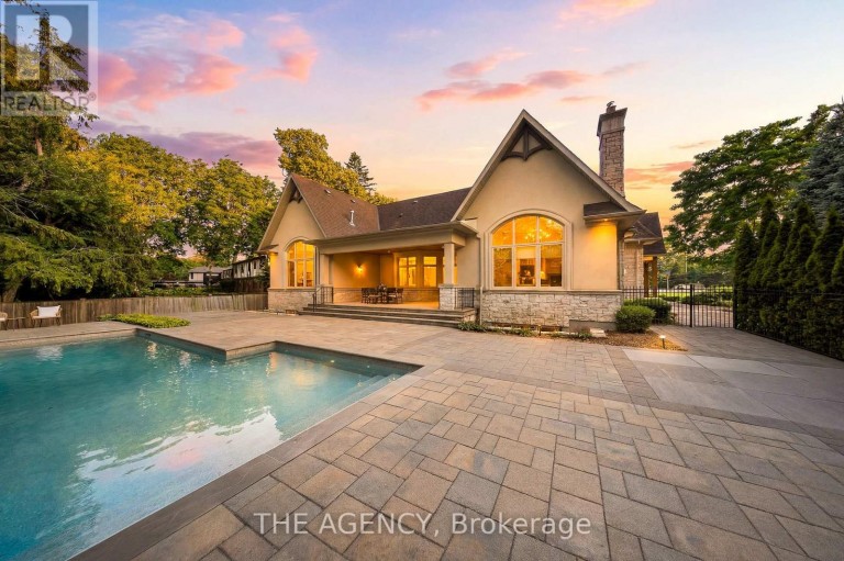 1098 LAKESHORE ROAD W, Oakville (SW Southwest), Ontario, L6L1E9