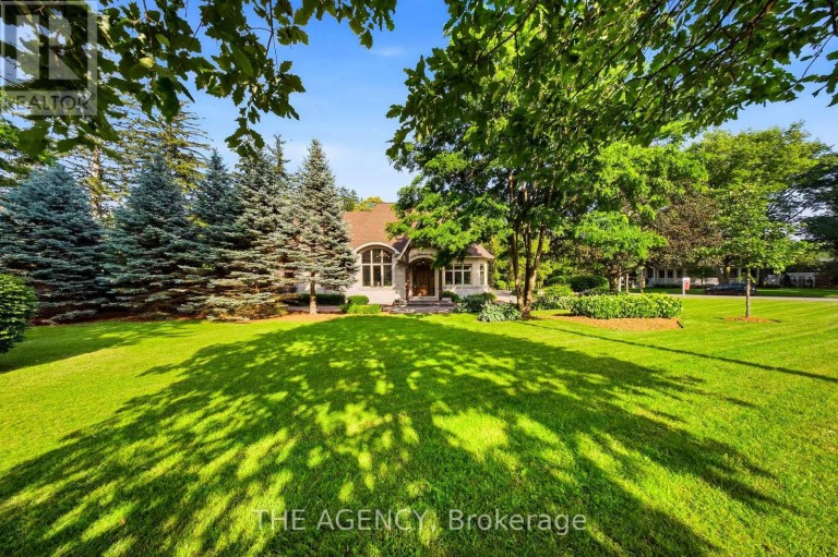 1098 LAKESHORE ROAD W, Oakville (SW Southwest), Ontario, L6L1E9