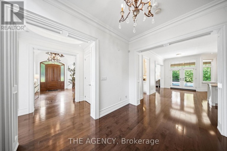 1098 LAKESHORE ROAD W, Oakville (SW Southwest), Ontario, L6L1E9