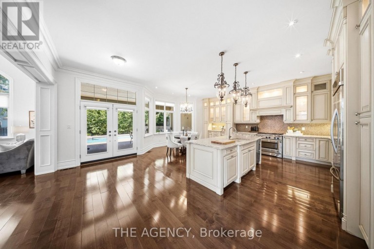 1098 LAKESHORE ROAD W, Oakville (SW Southwest), Ontario, L6L1E9