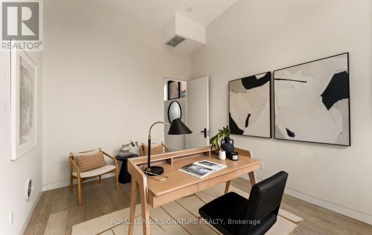 25 EAGLE ROAD, Toronto (Stonegate-Queensway), Ontario, M8Z4H4