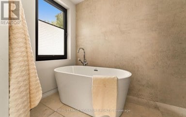 25 EAGLE ROAD Toronto (Stonegate-Queensway) Ontario photo 32