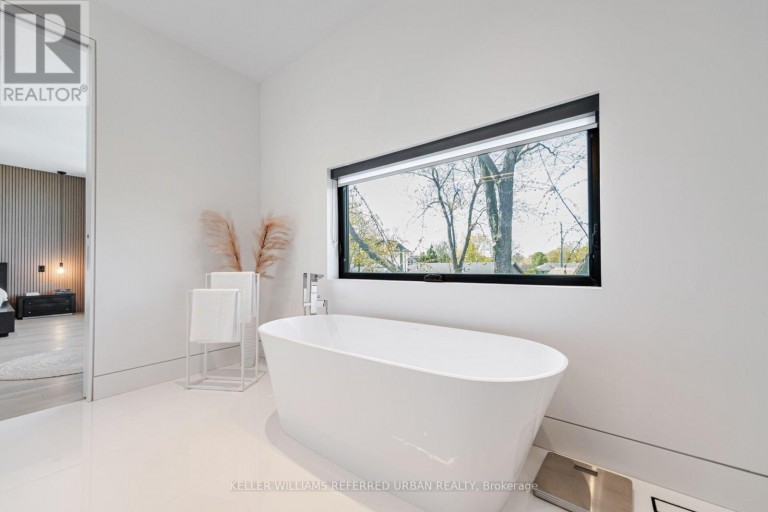 1337 WAVERLY AVENUE, Oakville (WO West), Ontario, L6L2S4