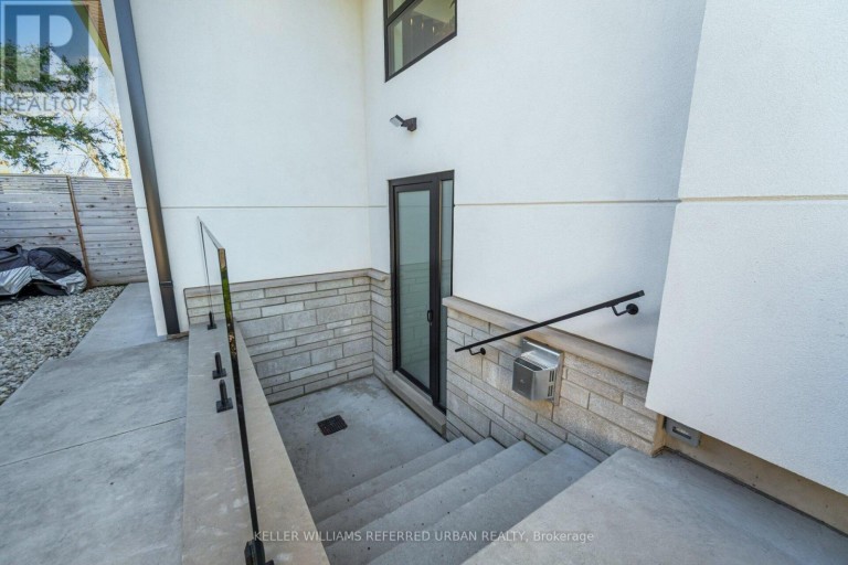 1337 WAVERLY AVENUE, Oakville (WO West), Ontario, L6L2S4