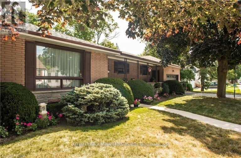 30 ADELAIDE STREET S, Kawartha Lakes (Lindsay), Ontario, K9V3J7
