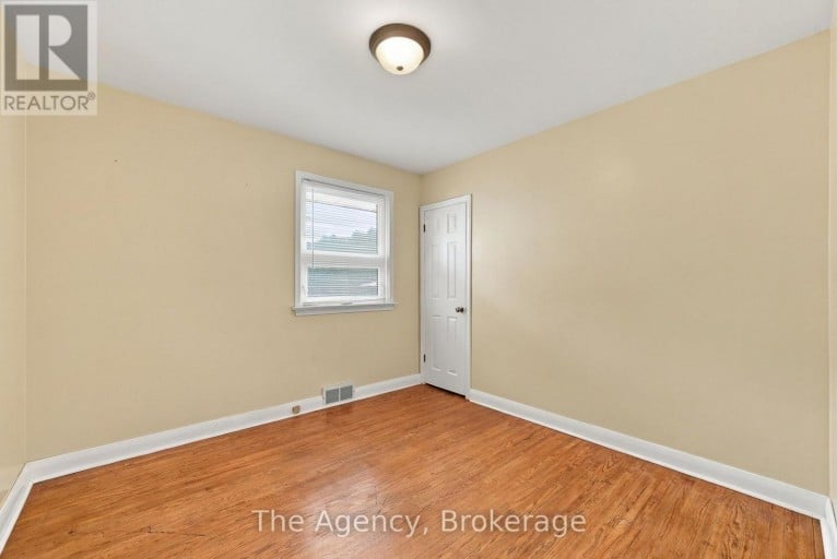 374 NIPIGON STREET, Oshawa (McLaughlin), Ontario, L1J4N9