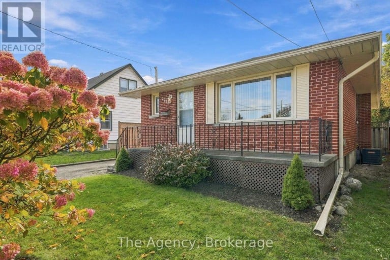 374 NIPIGON STREET, Oshawa (McLaughlin), Ontario, L1J4N9