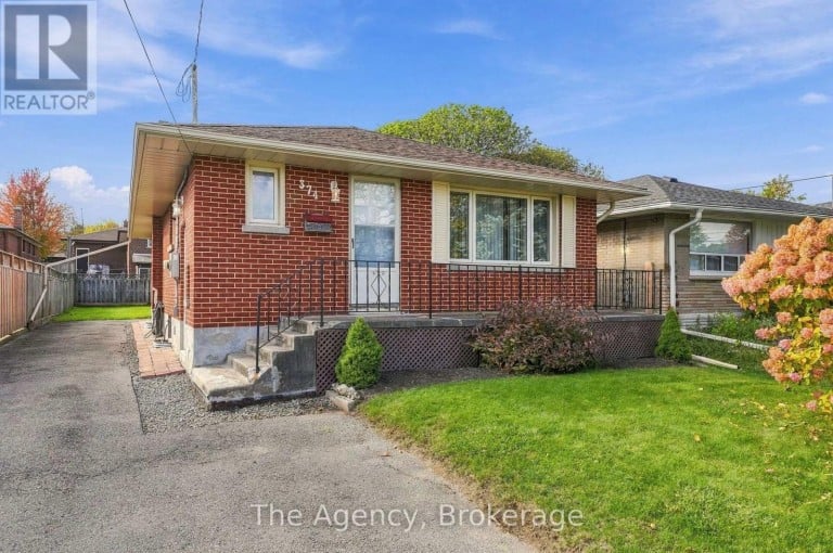 374 NIPIGON STREET, Oshawa (McLaughlin), Ontario, L1J4N9