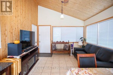 572 CONCESSION 6 TOWNSEND Norfolk (Waterford) Ontario photo 33