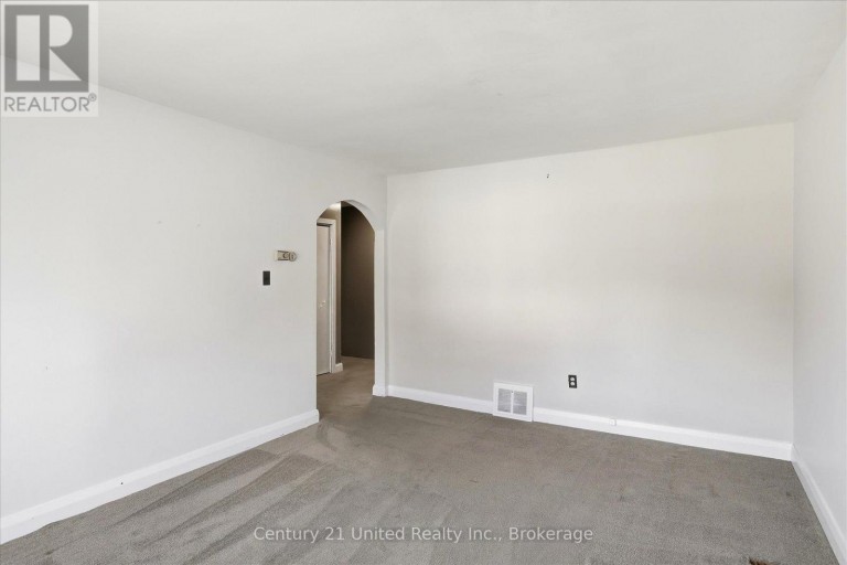 509 BONACCORD STREET, Peterborough (Town Ward 3), Ontario, K9H3A8