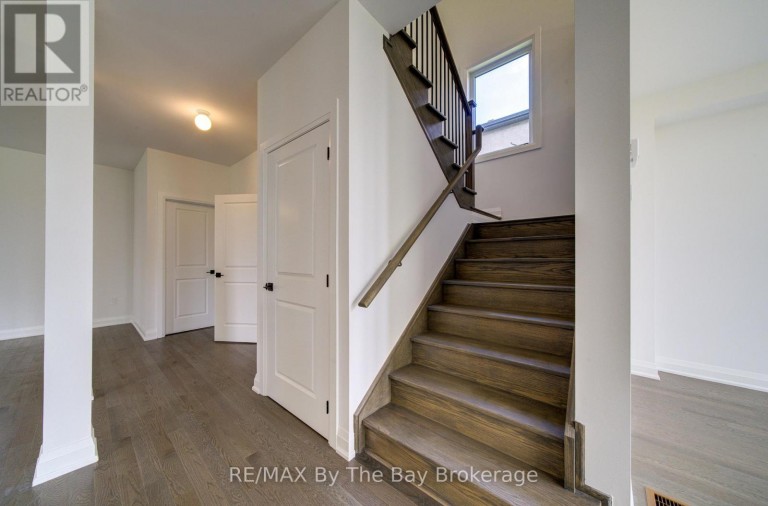 56 AMBER DRIVE, Wasaga Beach, Ontario, L9Z0R9