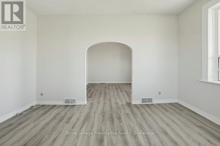 533 AVONLOUGH ROAD, Belleville (Belleville Ward), Ontario, K8N4Z2