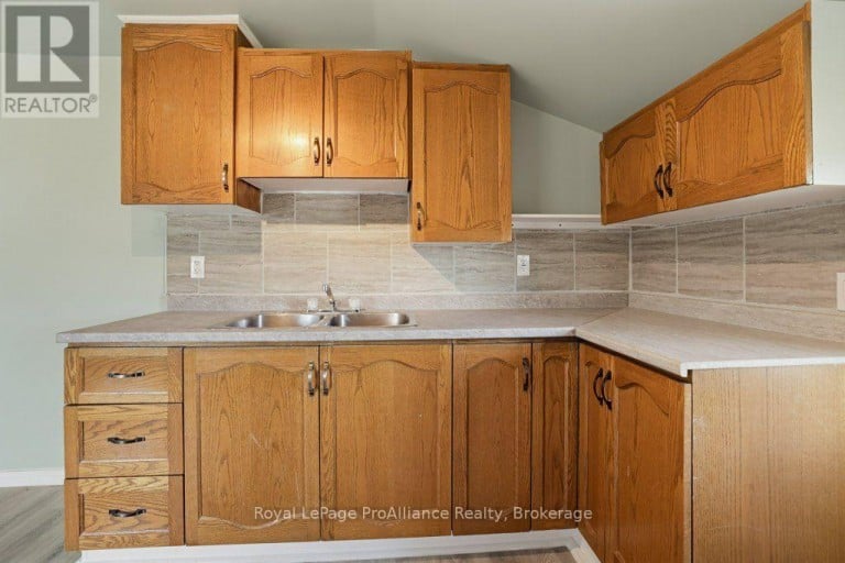 533 AVONLOUGH ROAD, Belleville (Belleville Ward), Ontario, K8N4Z2