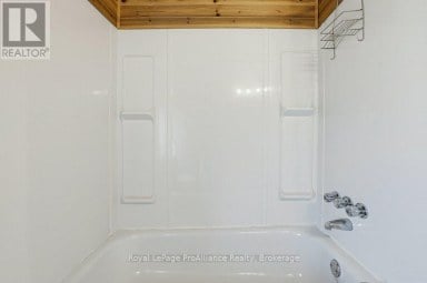 533 AVONLOUGH ROAD Belleville (Belleville Ward) Ontario photo 37