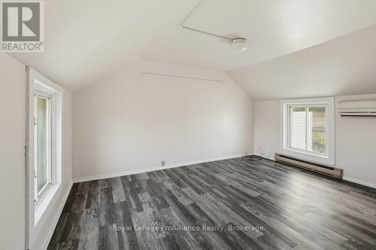 533 AVONLOUGH ROAD, Belleville (Belleville Ward), Ontario, K8N4Z2