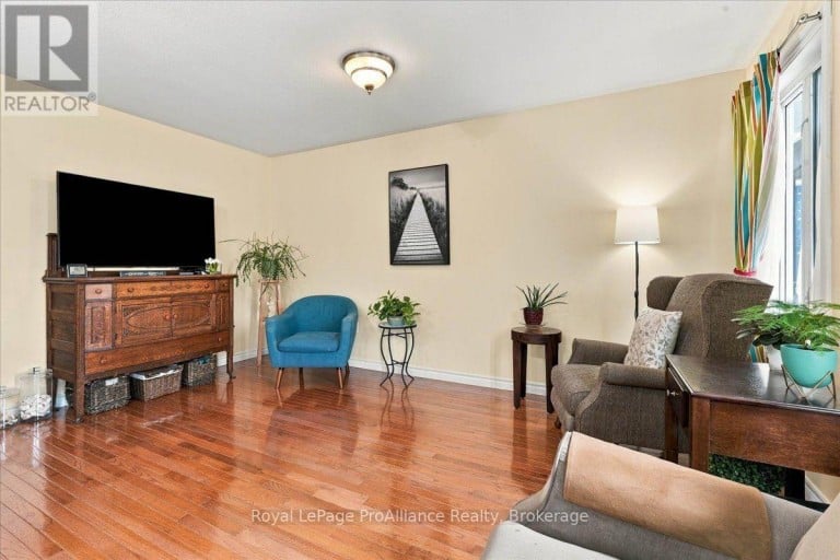 99 MCKENZIE STREET, Centre Hastings, Ontario, K0K2K0
