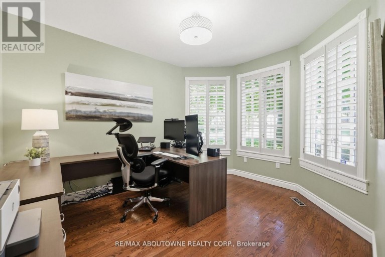 437 CAIRNCROFT ROAD, Oakville (MO Morrison), Ontario, L6J4N1