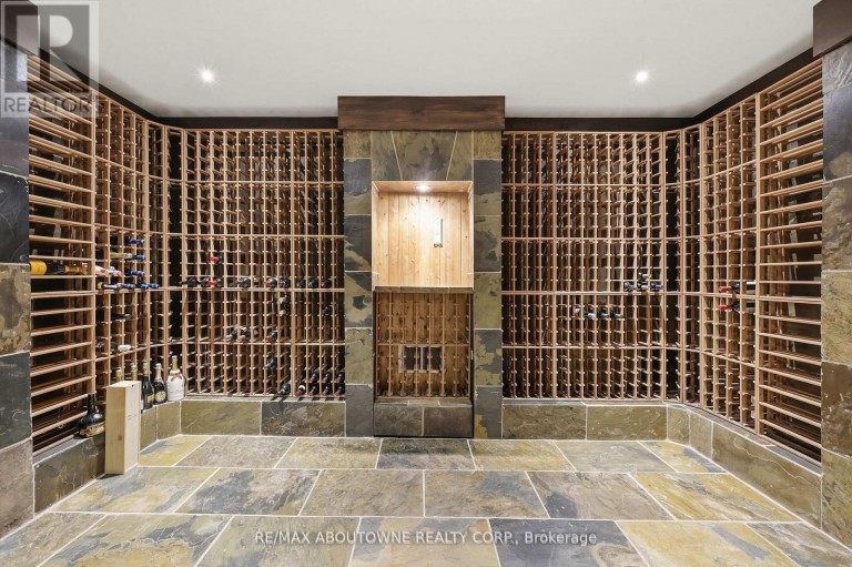 437 CAIRNCROFT ROAD, Oakville (MO Morrison), Ontario, L6J4N1