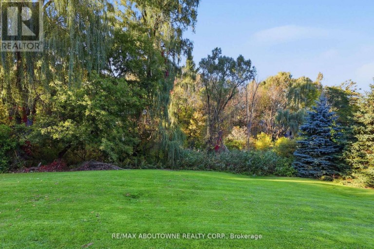 437 CAIRNCROFT ROAD, Oakville (MO Morrison), Ontario, L6J4N1