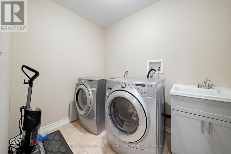 13 BOULDERBROOK DRIVE, Toronto (Rouge), Ontario, M1X2B9