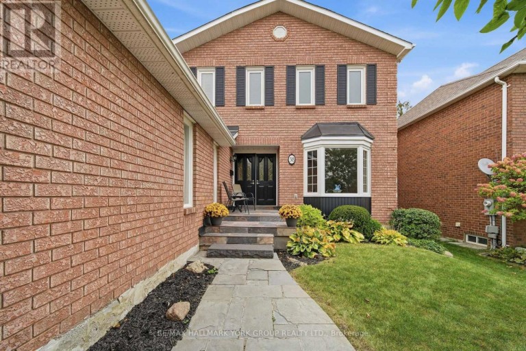 38 LANEWOOD DRIVE, Aurora (Hills of St Andrew), Ontario, L4G4T8