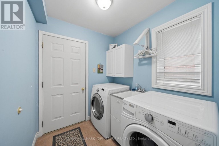 38 LANEWOOD DRIVE, Aurora (Hills of St Andrew), Ontario, L4G4T8