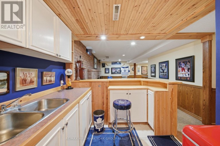 38 LANEWOOD DRIVE, Aurora (Hills of St Andrew), Ontario, L4G4T8
