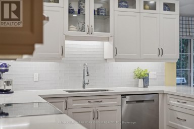 38 LANEWOOD DRIVE Aurora (Hills of St Andrew) Ontario photo 8