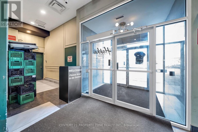 12 - 120 QUEEN PLATE DRIVE, Toronto (West Humber-Clairville), Ontario, M9W0B4