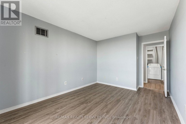 1206 - 330 MILL STREET S, Brampton (Brampton South), Ontario, L6Y3V3