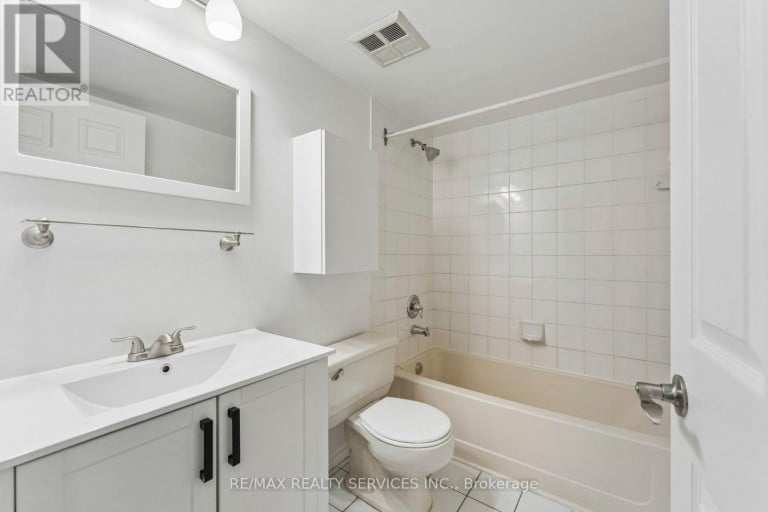 1206 - 330 MILL STREET S, Brampton (Brampton South), Ontario, L6Y3V3