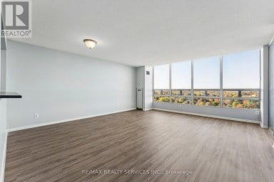 1206 - 330 MILL STREET S Brampton (Brampton South) Ontario photo 9