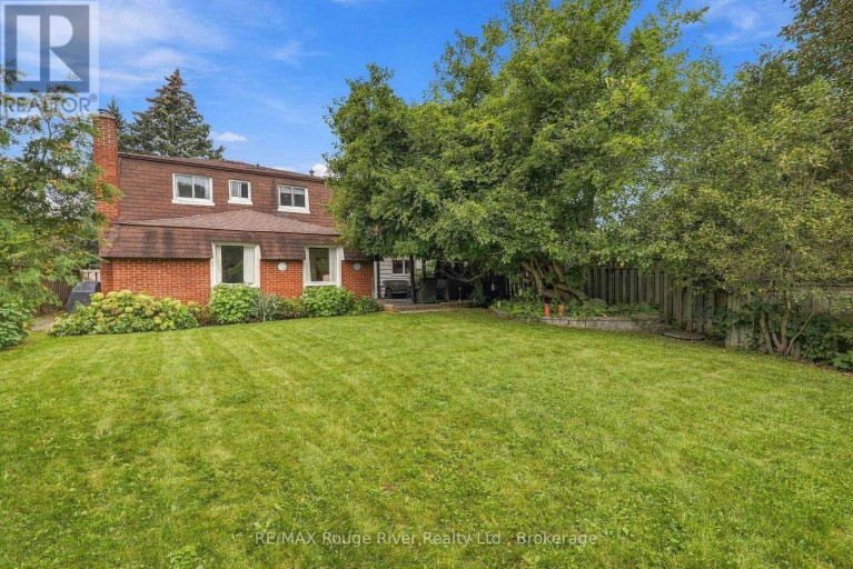 313 LUPIN DRIVE, Whitby (Downtown Whitby), Ontario, L1N1Y5