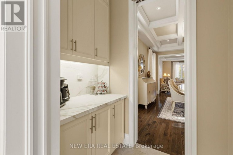 193 LADY NADIA DRIVE, Vaughan (Patterson), Ontario, L6A4E6