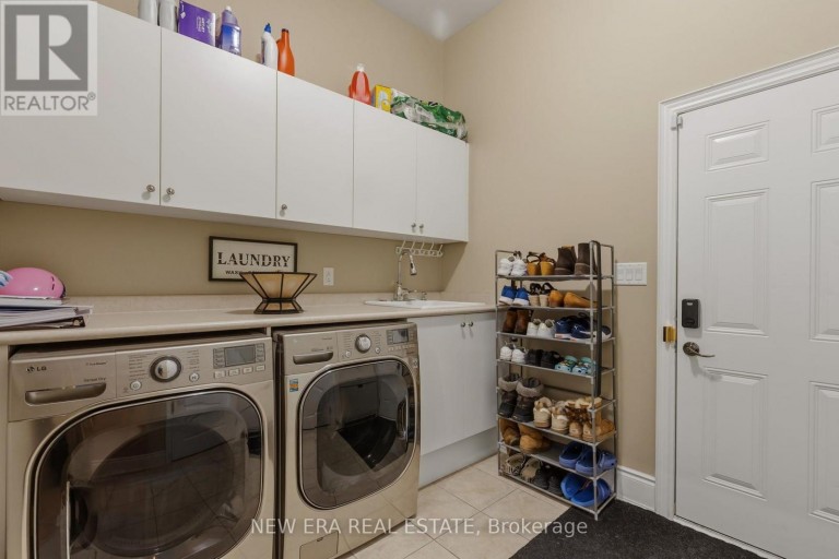 193 LADY NADIA DRIVE, Vaughan (Patterson), Ontario, L6A4E6