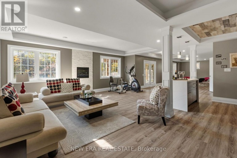 193 LADY NADIA DRIVE, Vaughan (Patterson), Ontario, L6A4E6