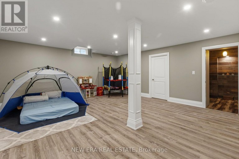 193 LADY NADIA DRIVE, Vaughan (Patterson), Ontario, L6A4E6
