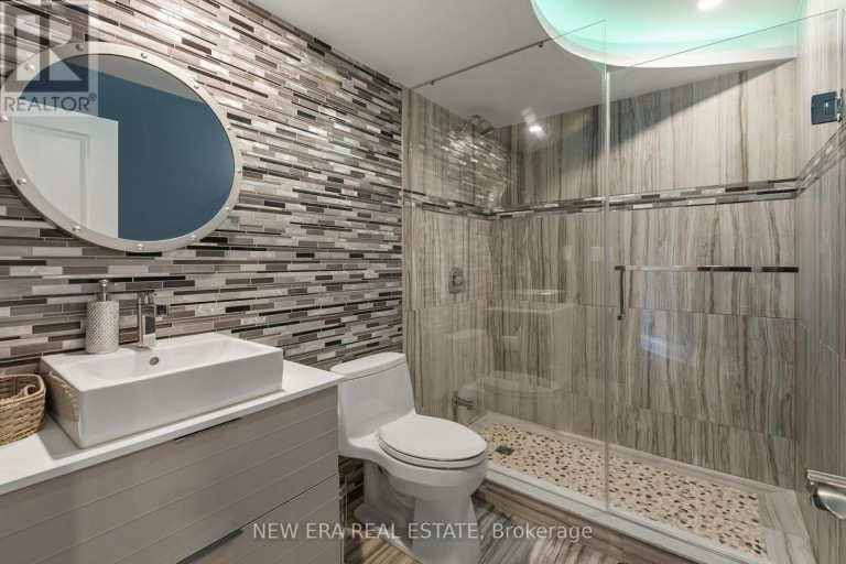 193 LADY NADIA DRIVE, Vaughan (Patterson), Ontario, L6A4E6