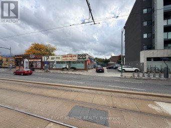 1745,1747 & 1753 ST. CLAIR AVENUE W Toronto (Weston-Pellam Park) Ontario photo 2