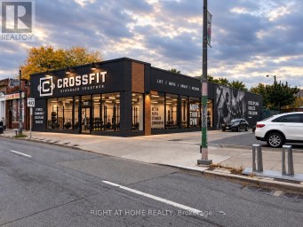 1745,1747 & 1753 ST. CLAIR AVENUE W Toronto (Weston-Pellam Park) Ontario photo 3