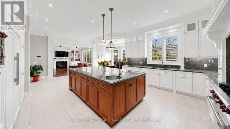 108 YORKMINSTER ROAD, Toronto (St. Andrew-Windfields), Ontario, M2P1M6