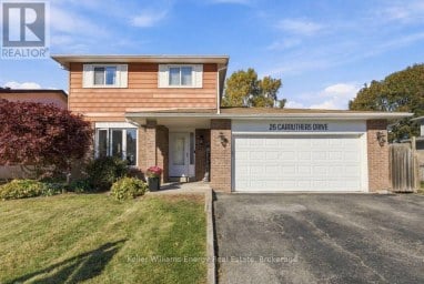 26 CARRUTHERS DRIVE Clarington (Bowmanville) Ontario photo 2