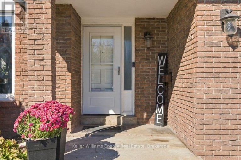 26 CARRUTHERS DRIVE, Clarington (Bowmanville), Ontario, L1C3S2