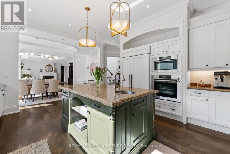 2 SPIREA COURT, Markham (Bayview Glen), Ontario, L3T2W1