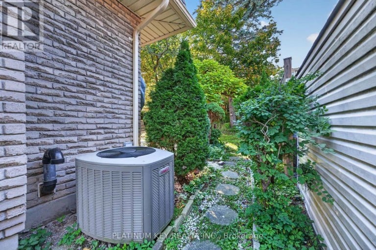723 CRANBROOK ROAD, London South (South M), Ontario, N6K3H7