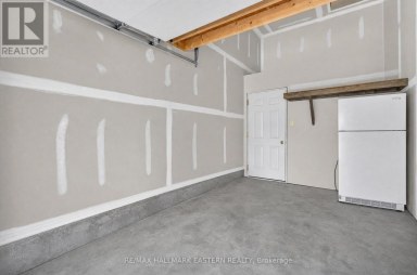 656 CLANCY CRESCENT Peterborough (Otonabee Ward 1) Ontario photo 29