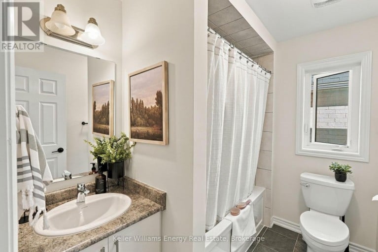 165 DOUGLAS KEMP CRESCENT, Clarington (Bowmanville), Ontario, L1C7E4