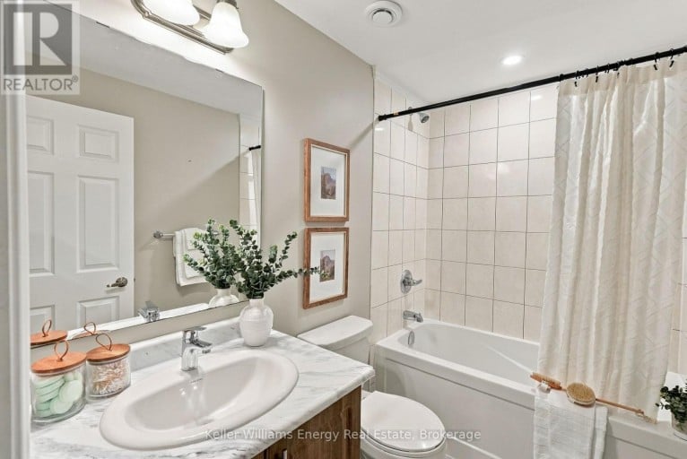 165 DOUGLAS KEMP CRESCENT, Clarington (Bowmanville), Ontario, L1C7E4