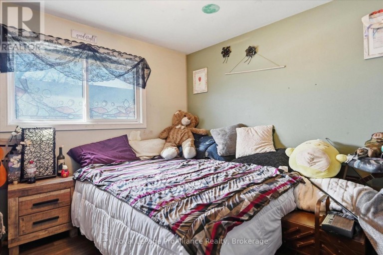 854 BARNARDO AVENUE, Peterborough (Northcrest Ward 5), Ontario, K9H5V9